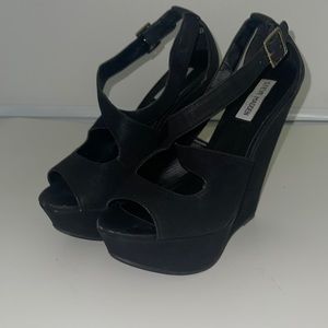 Platform black Steve Madden pumps